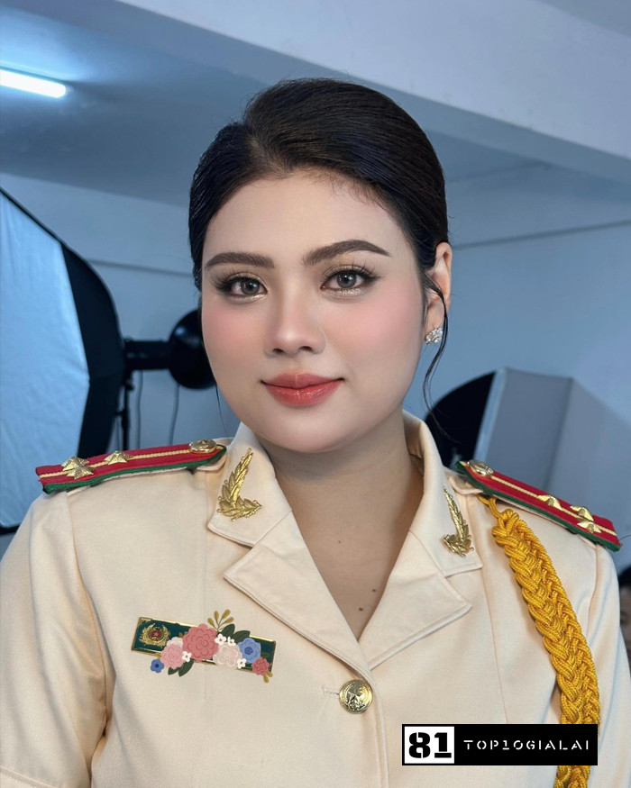 Trang điểm Gia Lai - Sy Adam