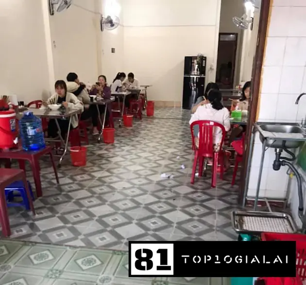 Bánh canh cá lóc Huế