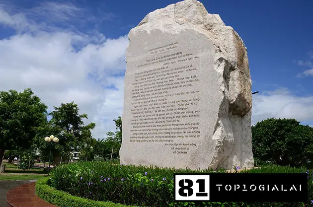 Bức thư tạc Hồ Chí Minh gia lai