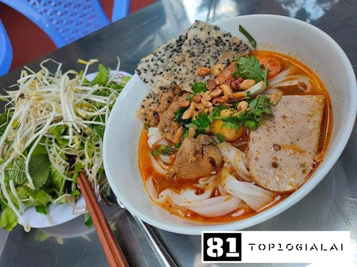 Mì quảng gà gia lai