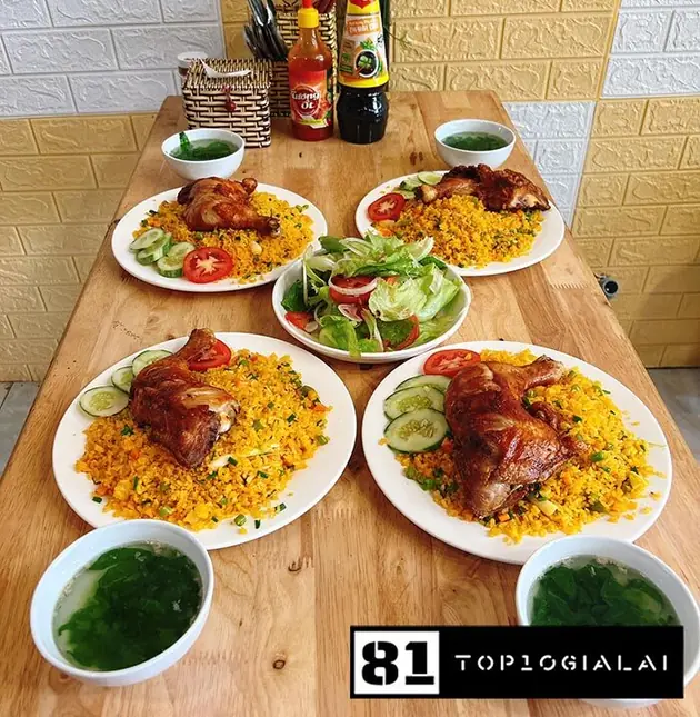 Cơm gà Tam Phát Gia Lai