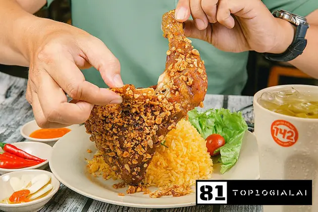 Cơm gà xối mỡ 142 Gia Lai