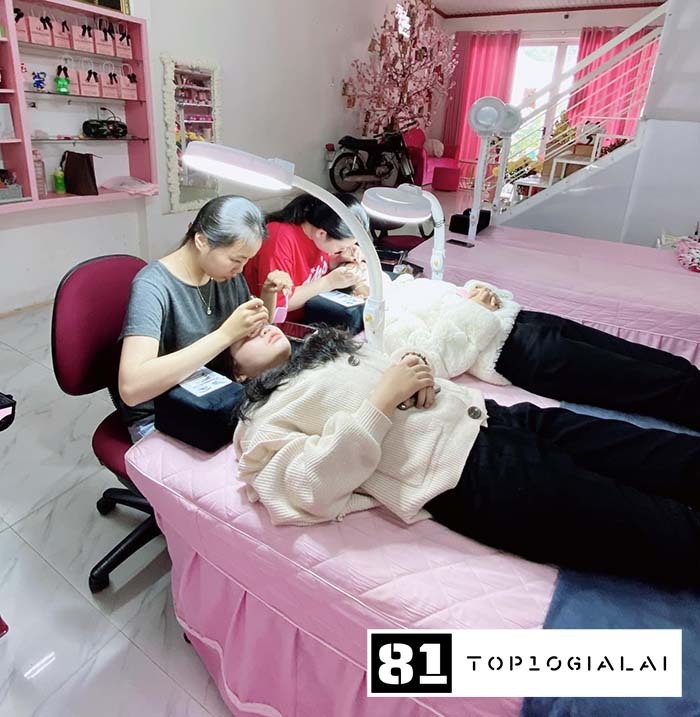 Không gian Giang Nhu Quỳnh