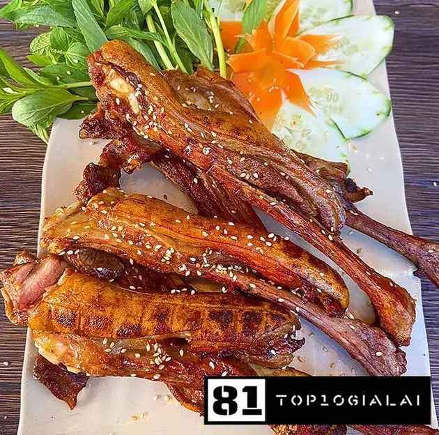 Dê Núi Năm Phong Pleiku