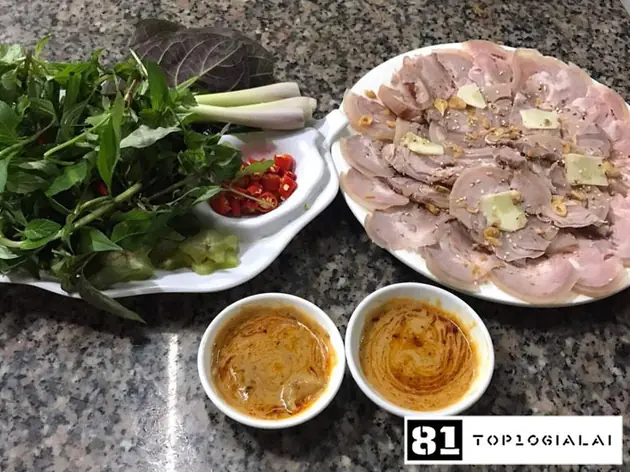 Quán Dê Phố Núi