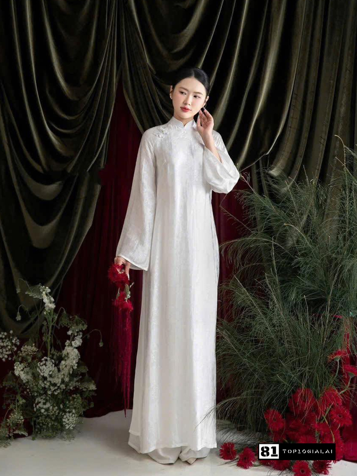 Thuê váy cưới - Lục Linh