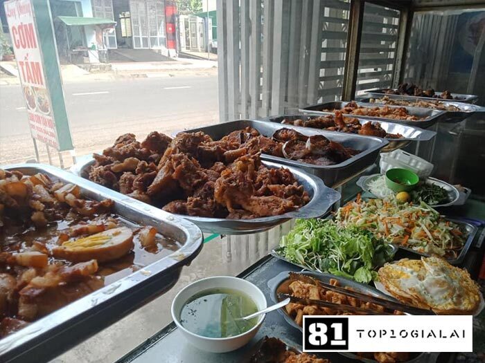 Quán cơm long phụng gia lai