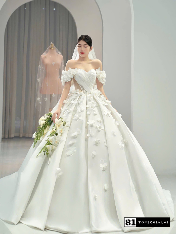 Thuê váy cưới - Tiny Trần