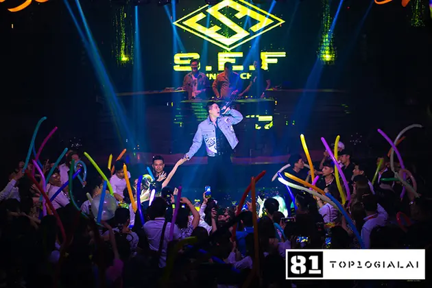 quán bar S.E.F Lounge & Chill gia lai