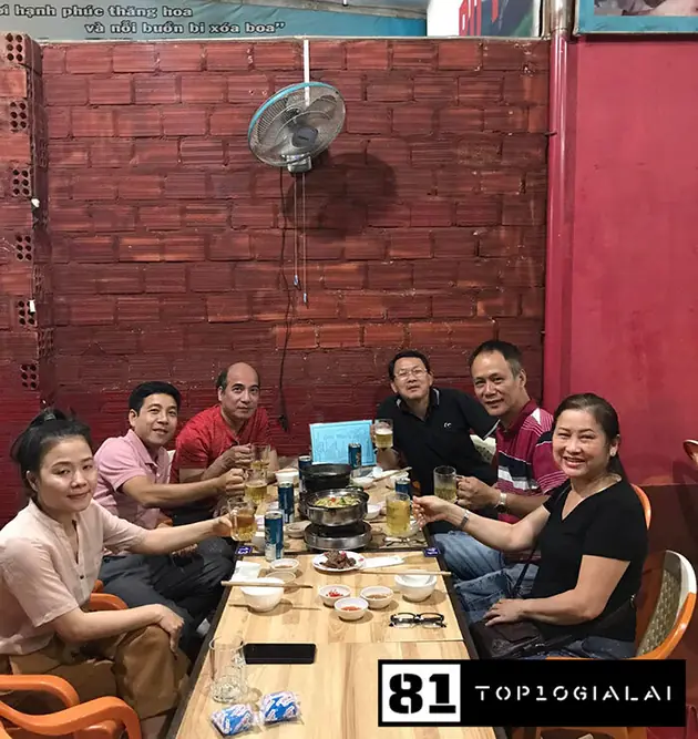 Không gian quán bê thui pờ tó