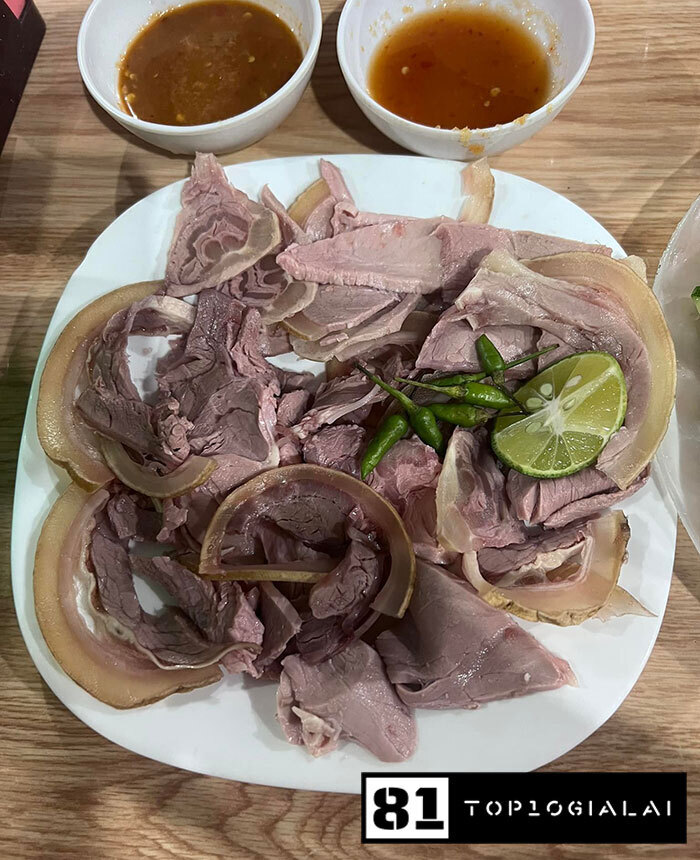 Món bê thui tại quán pờ tó gia lai